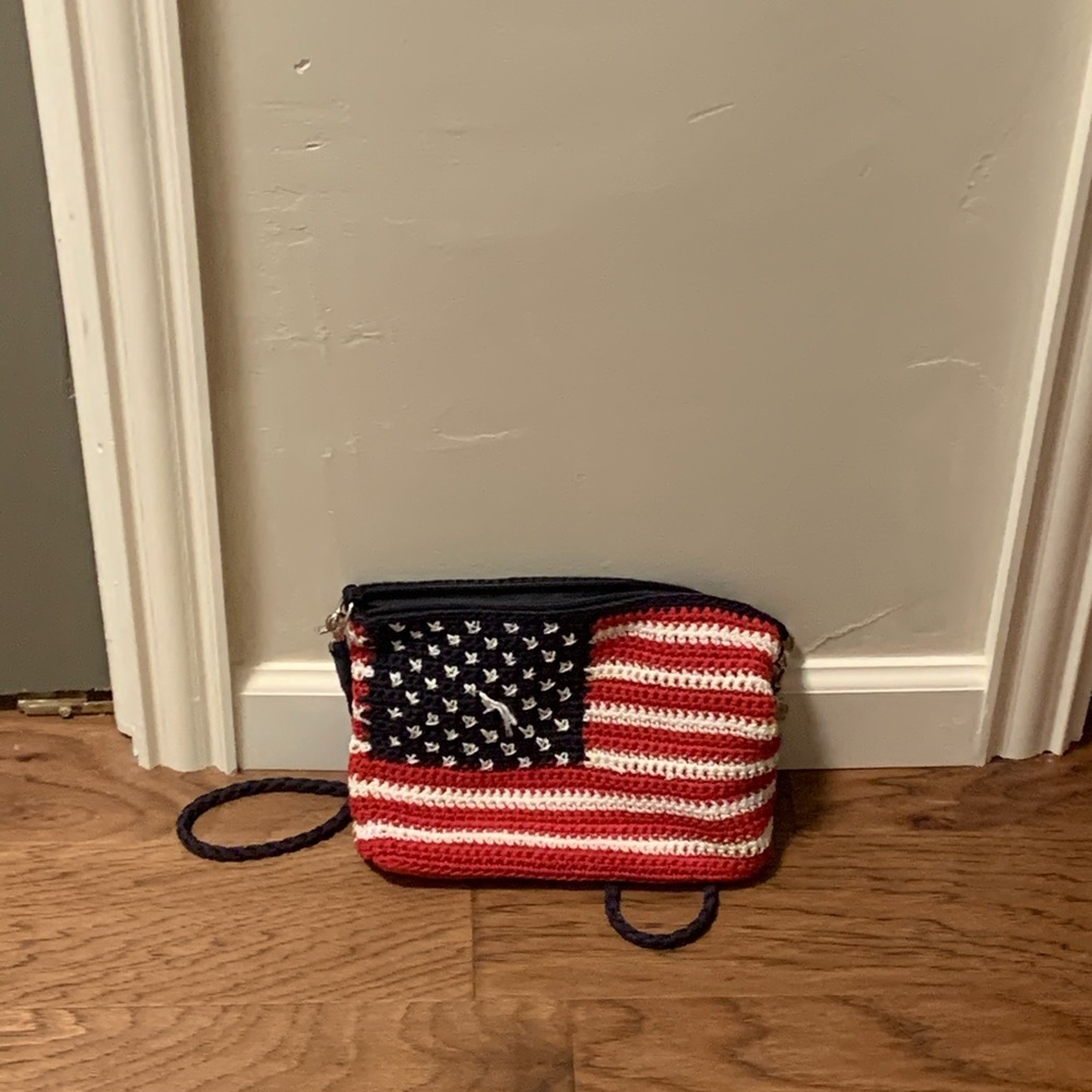 SAK flag crossbody.